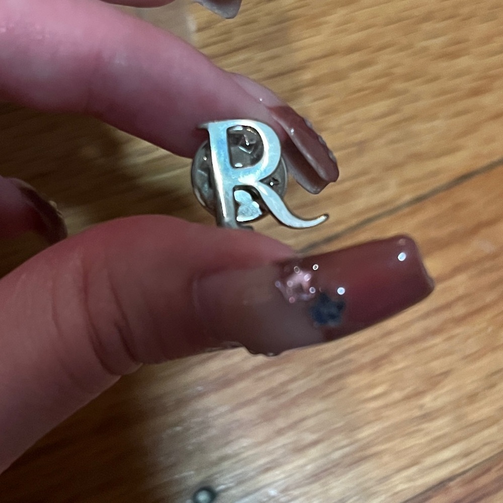 R pin